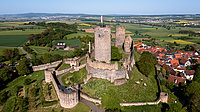 Die imposante Burgruine Münzenberg (Foto: Staatliche Schlösser und Gärten Hessen, Michael Leukel)