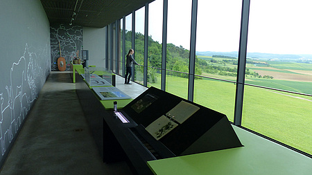 Panoramafenster in der Keltenwelt am Glauberg (Foto: Keltenwelt am Glauberg)