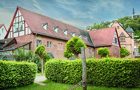 "Der Oberhof aus ungewöhnlicher Perspektive" ziert ein Kalenderblatt (Foto: Tourist-Information Büdingen)