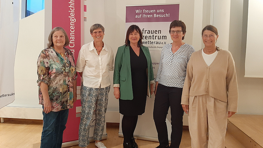 Gruppenfoto von 5 Frauen